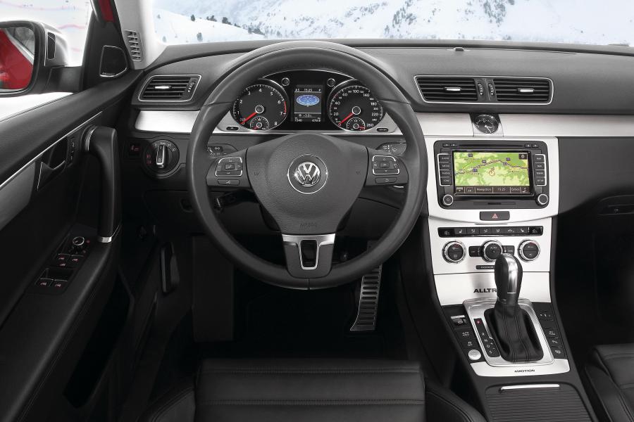  Volkswagen Passat Alltrack 2012 года  (фото 13 из 83)